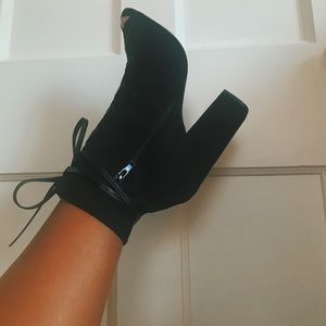 Lacey black heel